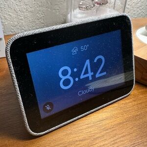 Lenovo 5" Smart Display with Google Assistant - White/Grey